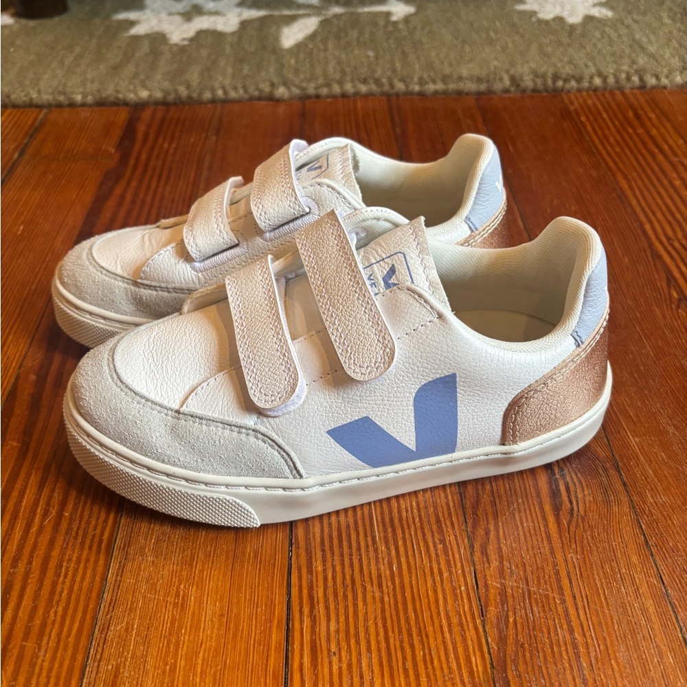 Veja V-12 Chromefree Little Kid Size US 1 in Extra White/Multico Olympe Sneakers